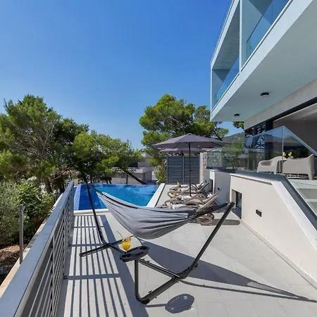 Ferienhaus Mit Privatpool Fur 7 Personen Ca 417 Qm In Puharici Bei Makarska, Dalmatien Mitteldalmatien Holiday home *