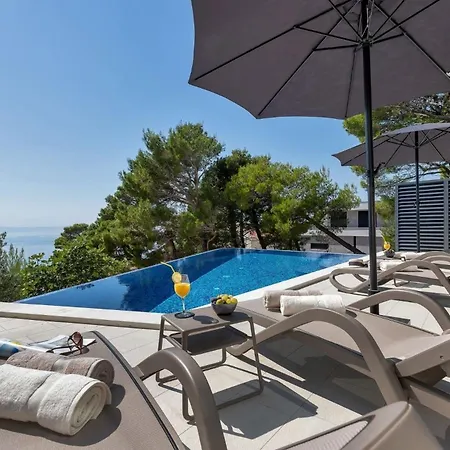 Ferienhaus Mit Privatpool Fur 7 Personen Ca 417 Qm In Puharici Bei Makarska, Dalmatien Mitteldalmatien